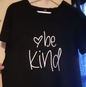 BE KIND V-NECK T SHIRT SIZE LARGE